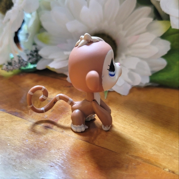 Littlest Pet Shop LPS #1450 Monkey Brown Cream Blue Eyes 2007 - Picture 3 of 12
